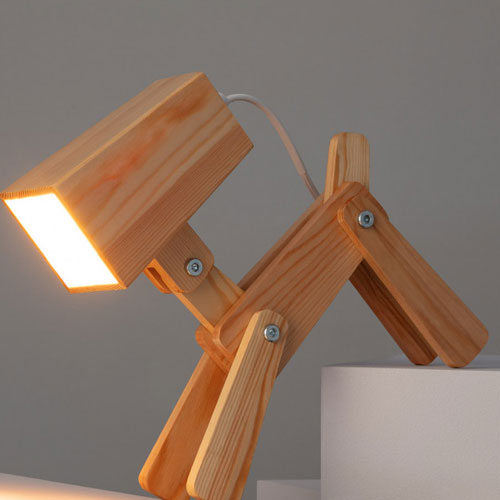 Luminaire de table en bois en forme de chien