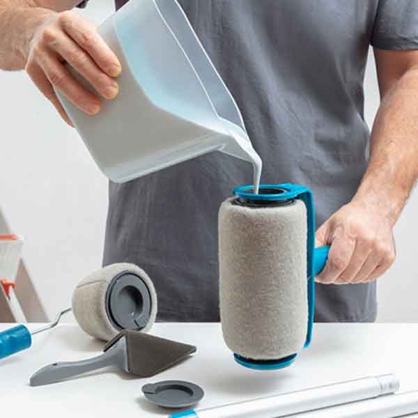 Rouleau de peinture avec réservoir