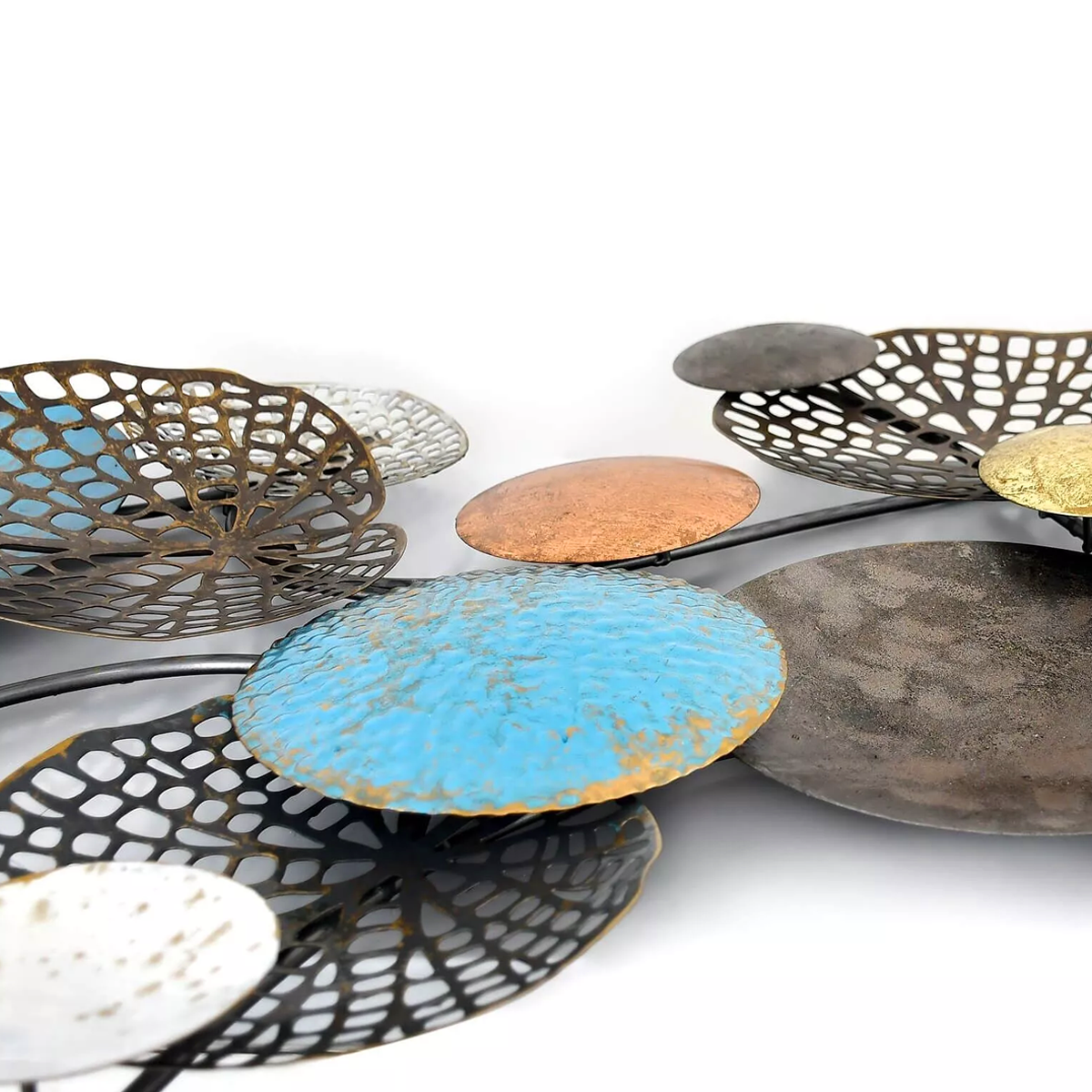 sculpture murale nénuphars stylisés